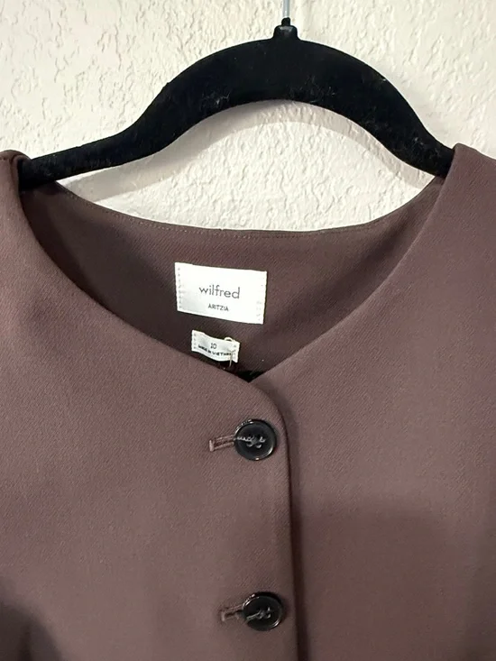 Aritzia Sleeveless Button Front Vest in Dark Brown - Picture 2 of 4